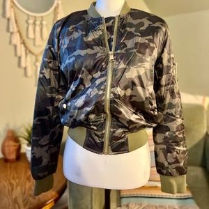 ❌ SOLD ❌ CAMO BOMBER JACKET